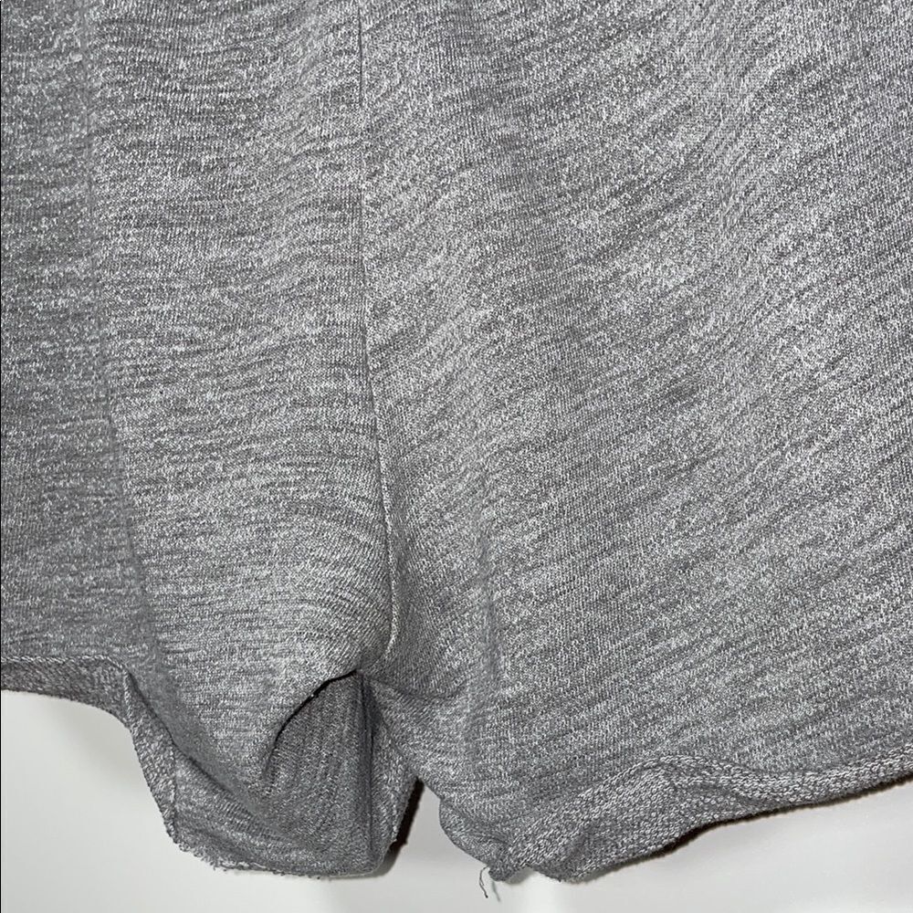 PINK Victoria's Secret Women's Gray Shorts - Picture 6 of 6
